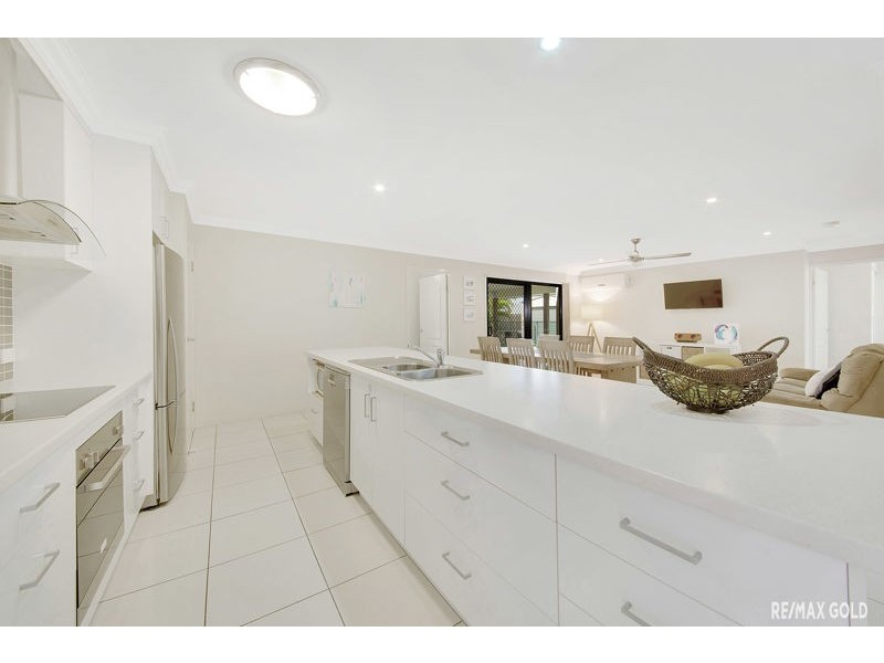 11 Briffney Street, Kirkwood QLD 4680