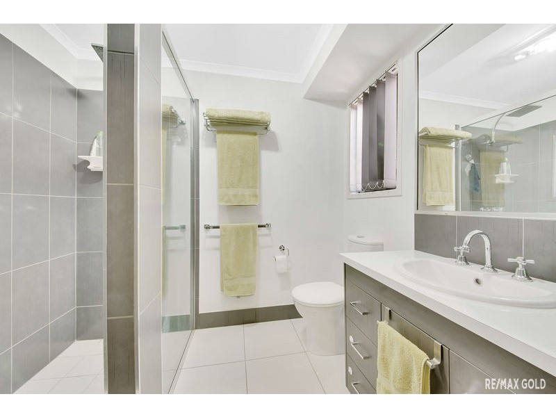 11 Briffney Street, Kirkwood QLD 4680