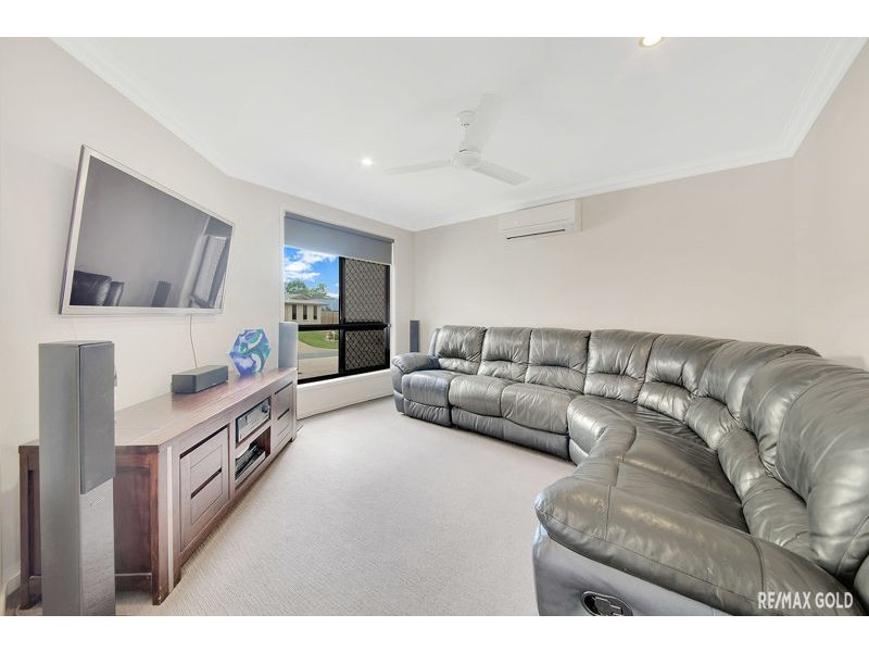 11 Briffney Street, Kirkwood QLD 4680