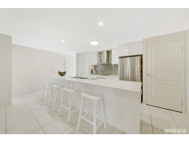 11 Briffney Street, Kirkwood QLD 4680