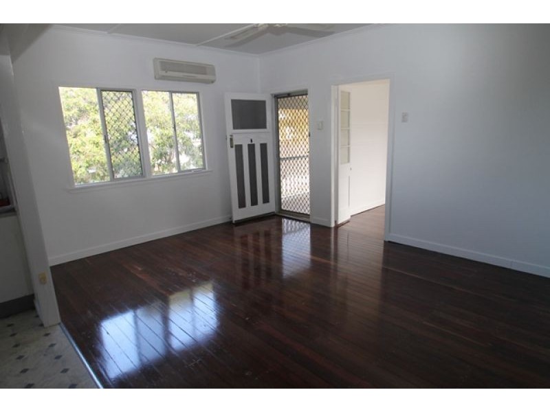 10 Agnes Street, South Gladstone QLD 4680