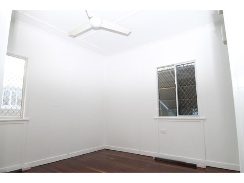 10 Agnes Street, South Gladstone QLD 4680