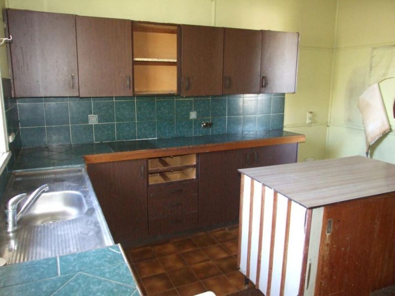 4 Buller Street, South Gladstone QLD 4680