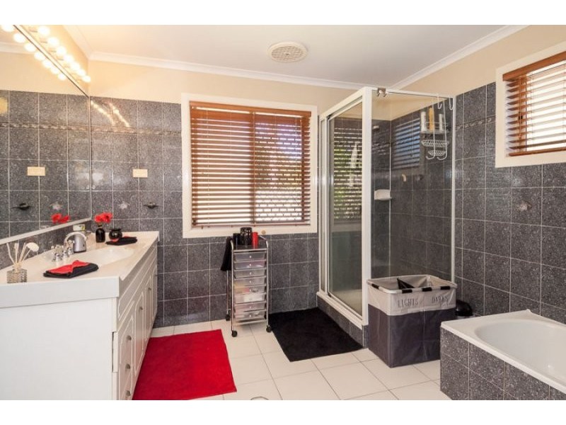 8 Vernon Road, Telina QLD 4680