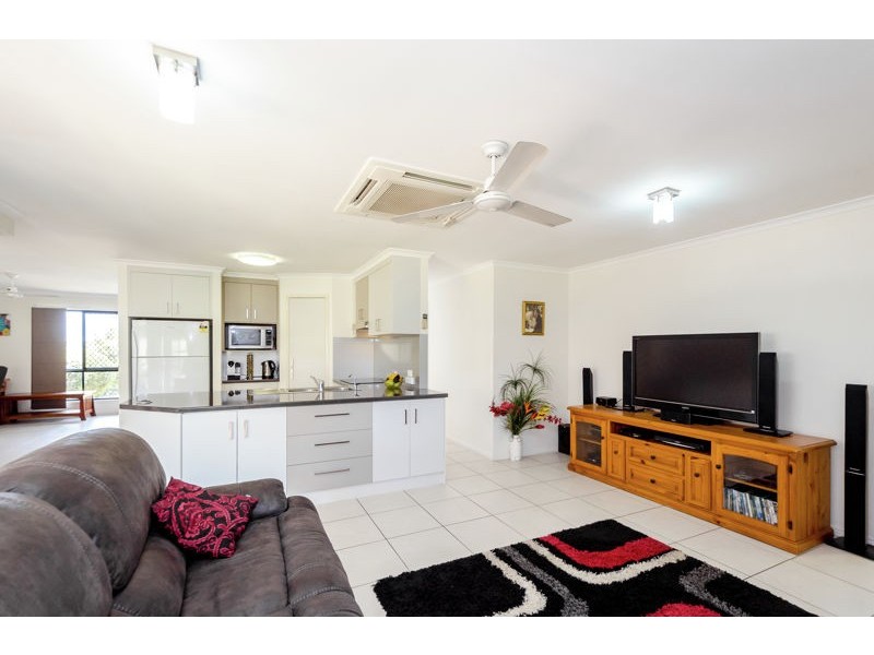 6 Kenneth Court, New Auckland QLD 4680