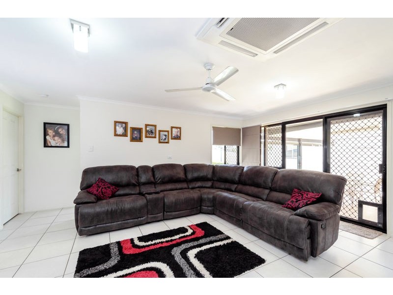 6 Kenneth Court, New Auckland QLD 4680