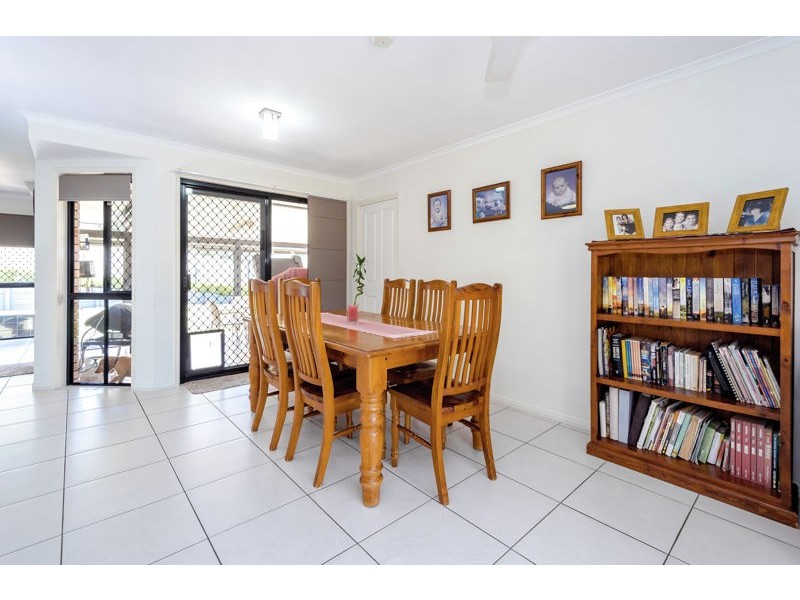 6 Kenneth Court, New Auckland QLD 4680