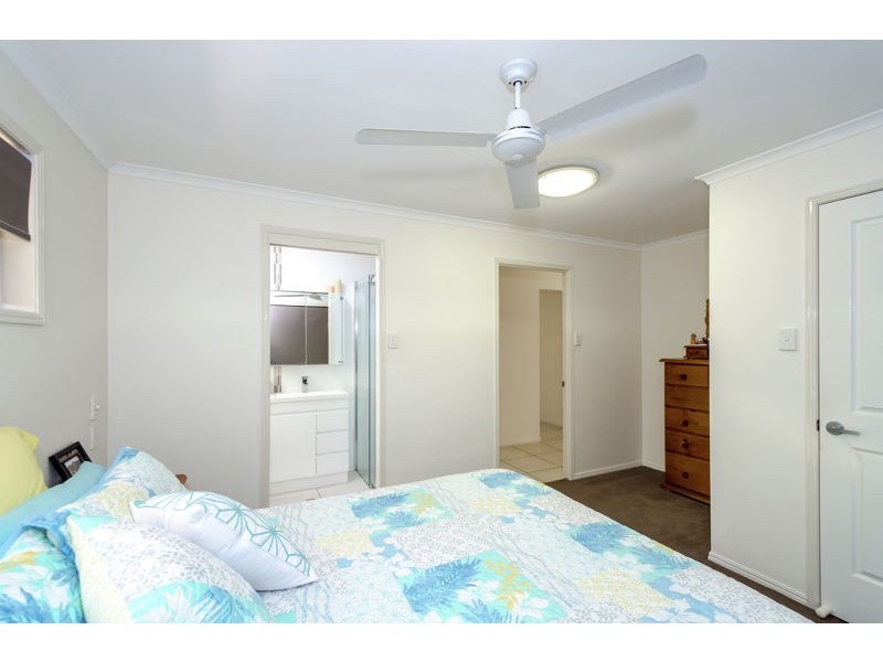 6 Kenneth Court, New Auckland QLD 4680