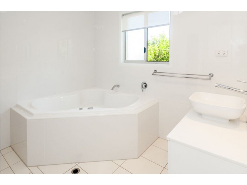 40 Langdon Street, Tannum Sands QLD 4680