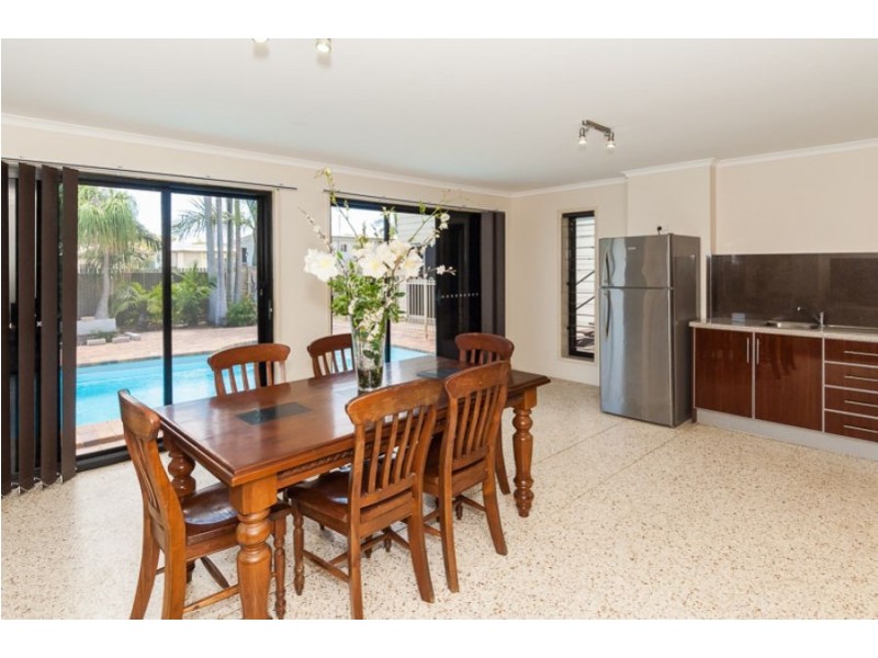 11 Wistari Street, Clinton QLD 4680