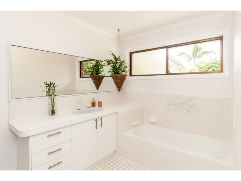 91 Wyndham Ave, Boyne Island QLD 4680