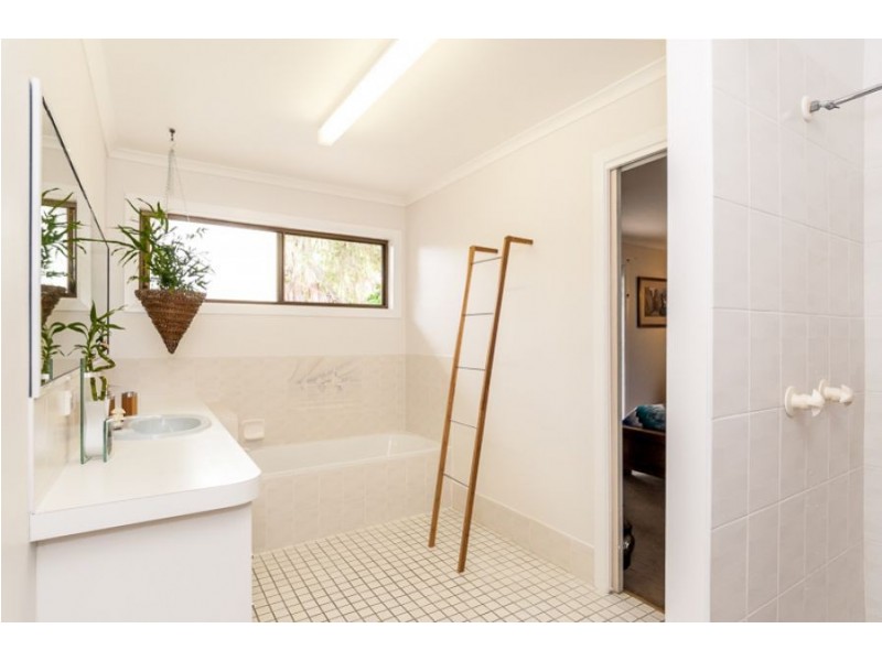 91 Wyndham Ave, Boyne Island QLD 4680