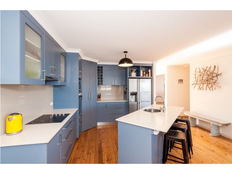 35 Lighthouse Drive, Boyne Island QLD 4680