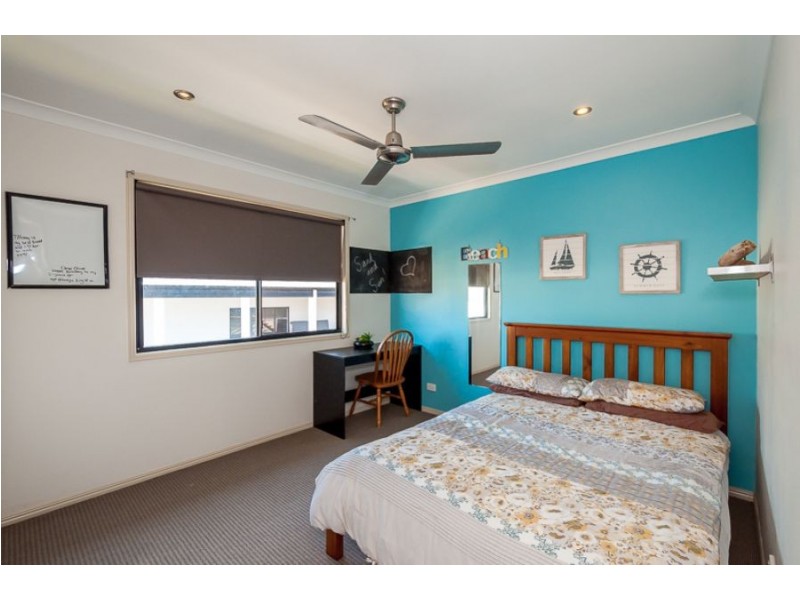 35 Lighthouse Drive, Boyne Island QLD 4680