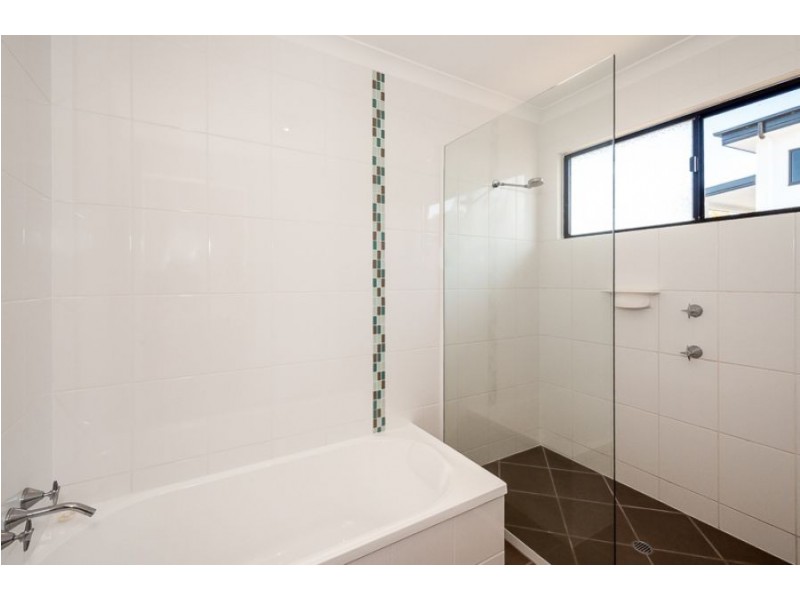 35 Lighthouse Drive, Boyne Island QLD 4680
