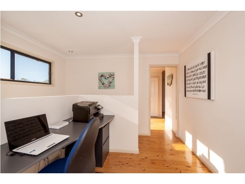 35 Lighthouse Drive, Boyne Island QLD 4680