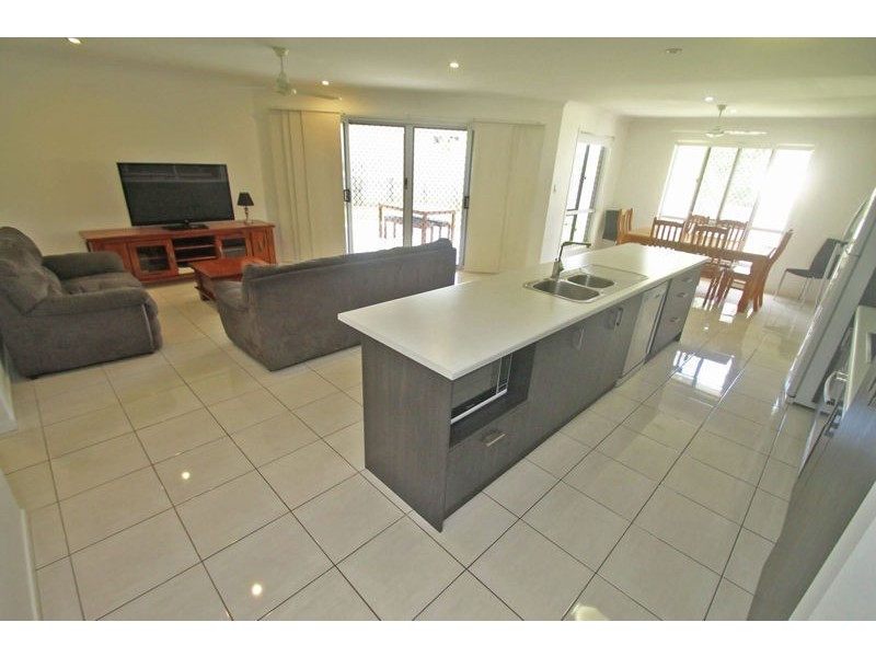 2 Munroe Court, West Gladstone QLD 4680