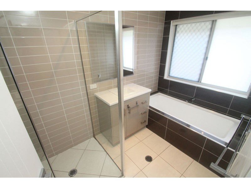 2 Munroe Court, West Gladstone QLD 4680