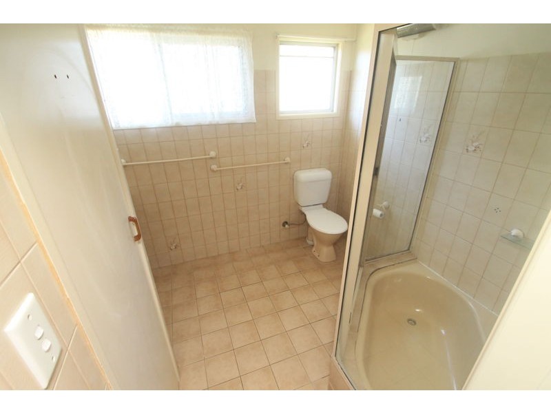 1 Steed Street, West Gladstone QLD 4680
