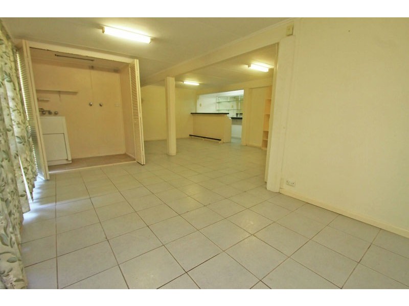 1 Steed Street, West Gladstone QLD 4680