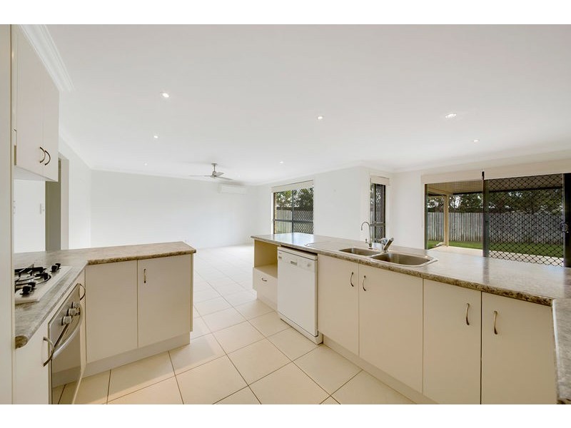 8 Jordana Court, New Auckland QLD 4680