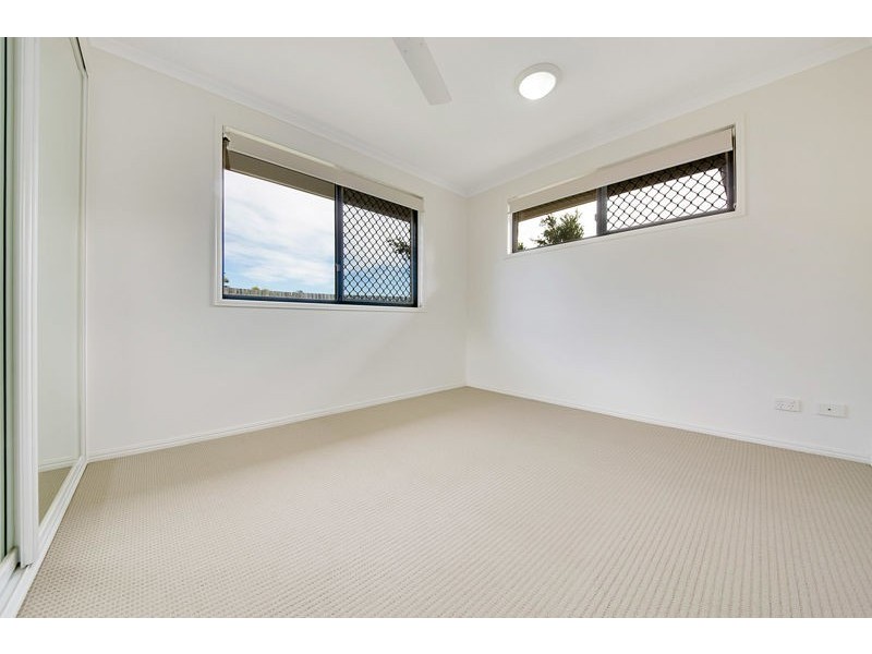 8 Jordana Court, New Auckland QLD 4680