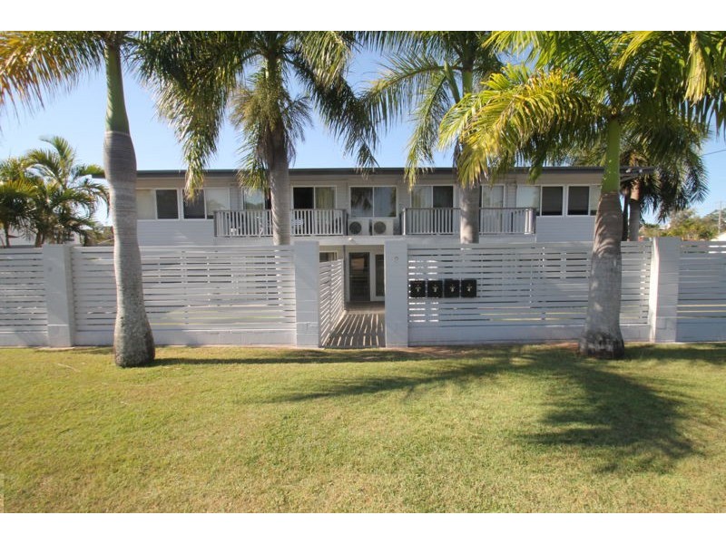 1/2 Walters Avenue, West Gladstone QLD 4680