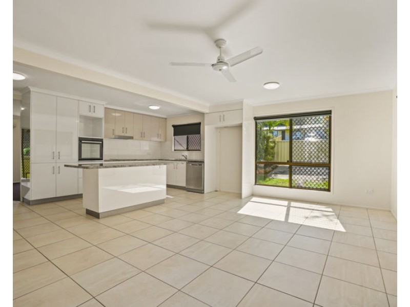 10 Daniel Drive, New Auckland QLD 4680