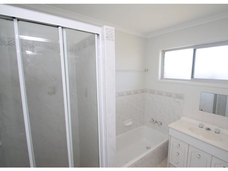 6 Saturn Crescent, Telina QLD 4680