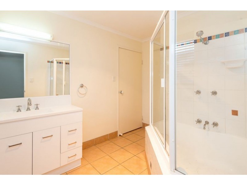 42 Ann Street, South Gladstone QLD 4680