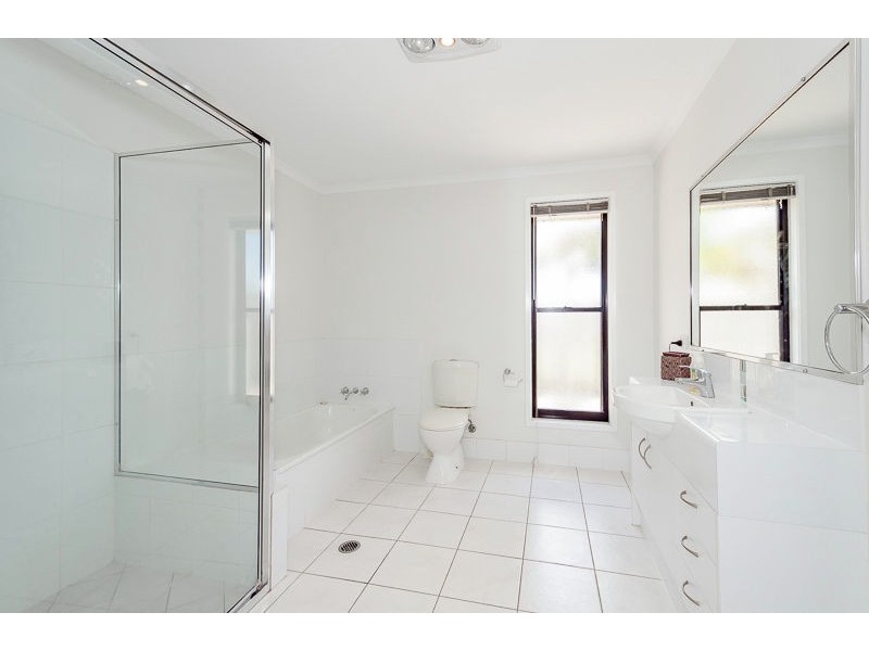 110 Col Brown Avenue, Clinton QLD 4680