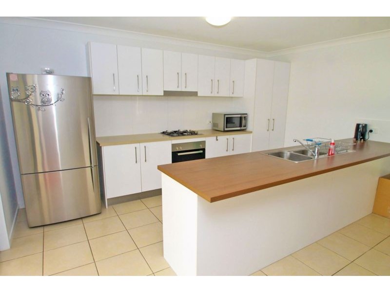 32 Bottlebrush Drive, Kirkwood QLD 4680