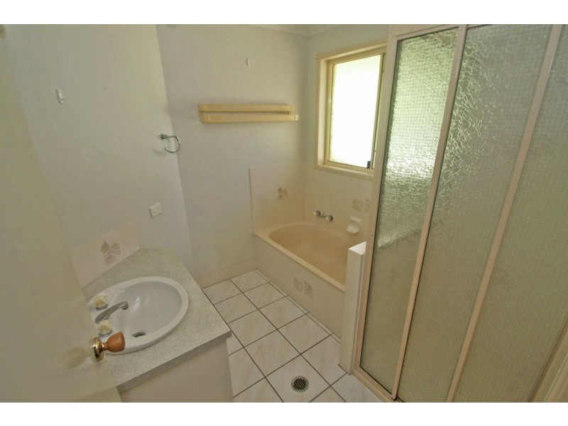 3 Lagoon Court, Clinton QLD 4680