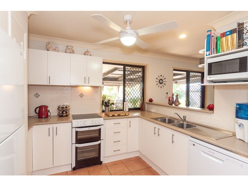 10 WALKER STREET, Clinton QLD 4680