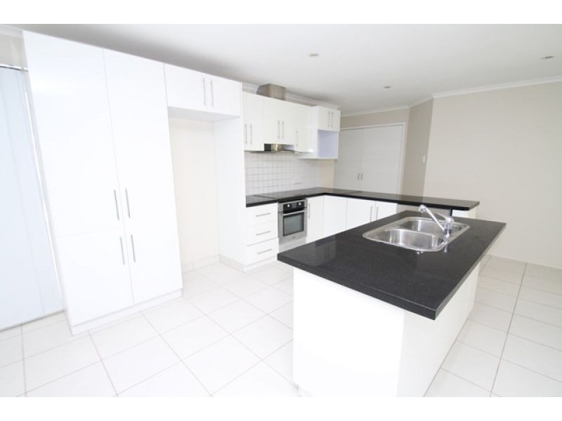 6 DAYDREAM DRIVE, Clinton QLD 4680