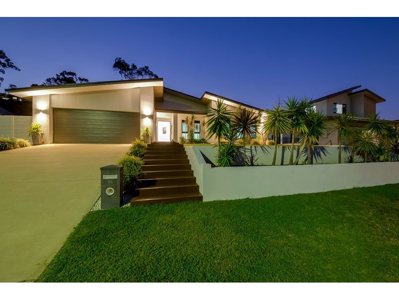 35 Grasstree Crescent, Kirkwood QLD 4680