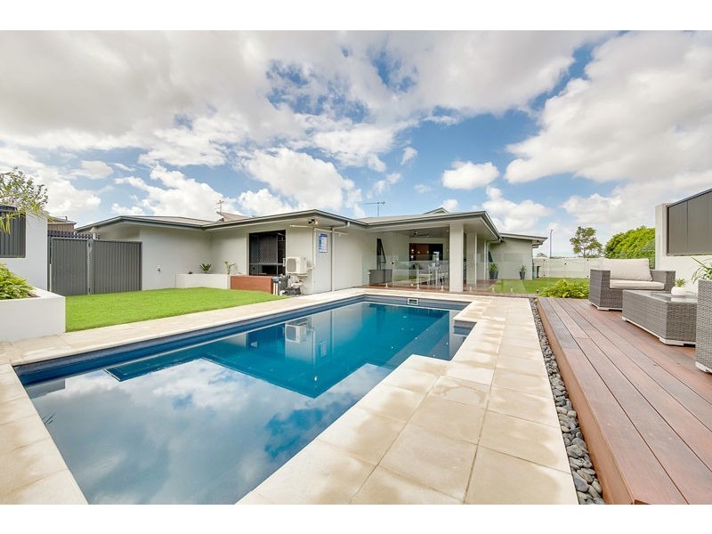35 Grasstree Crescent, Kirkwood QLD 4680