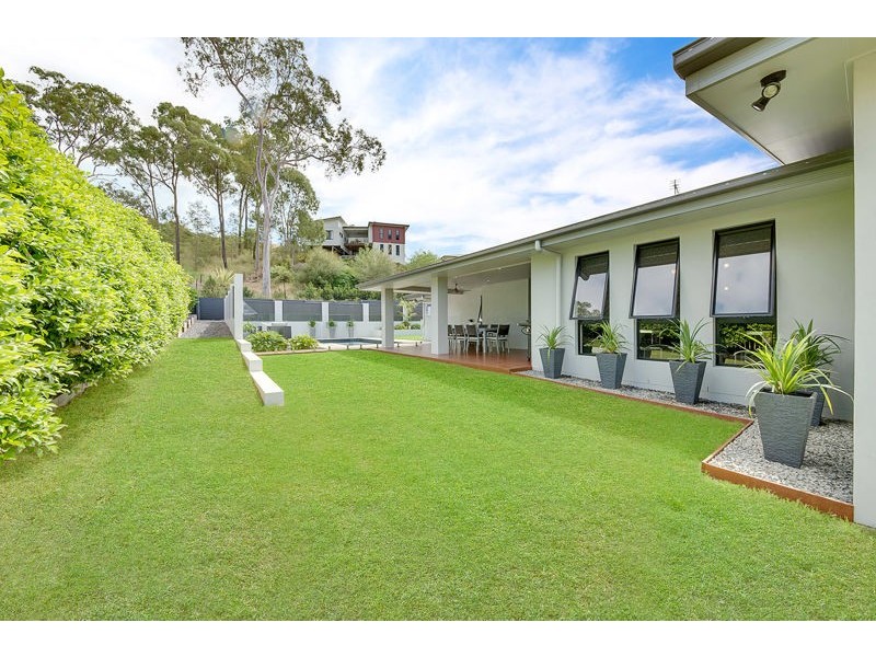 35 Grasstree Crescent, Kirkwood QLD 4680