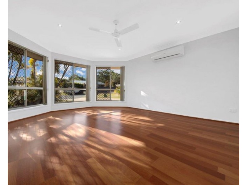 3 Hamilton Drive, Clinton QLD 4680