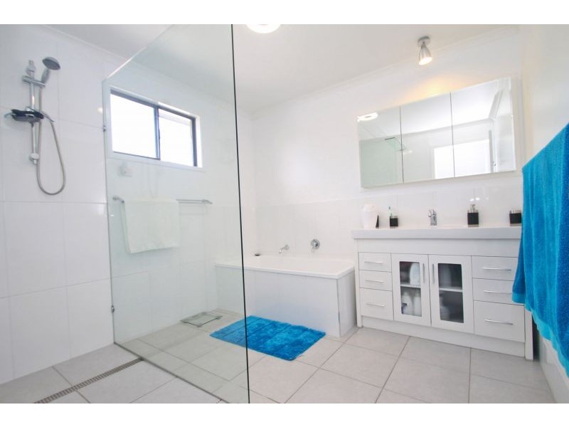 14 Saggitarius Street, River Ranch QLD 4680