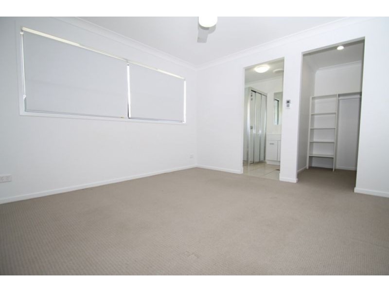 32 Bottlebrush Drive, Kirkwood QLD 4680