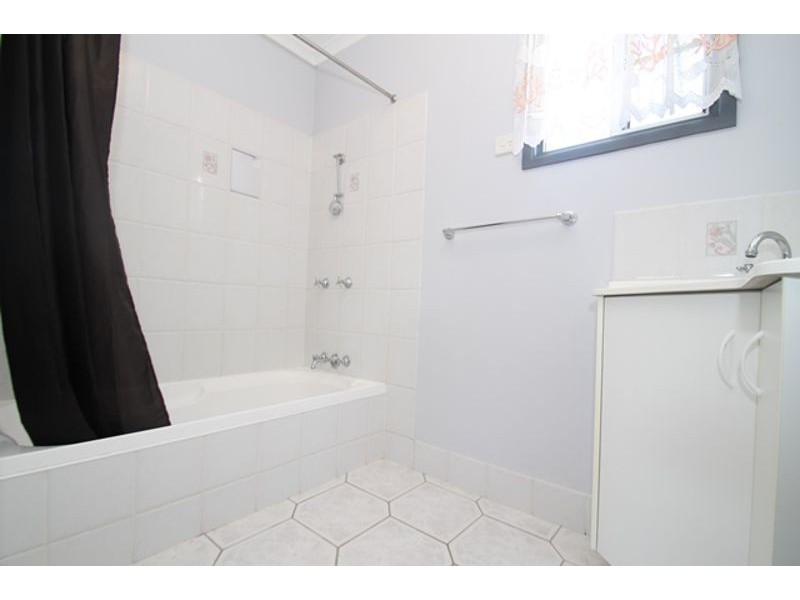 25 Watt Street, West Gladstone QLD 4680