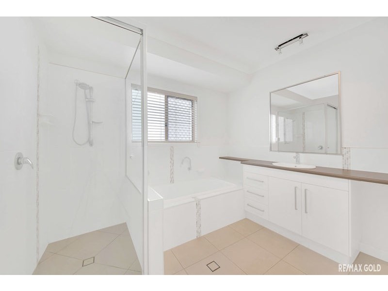 16 Wyara Close, Clinton QLD 4680