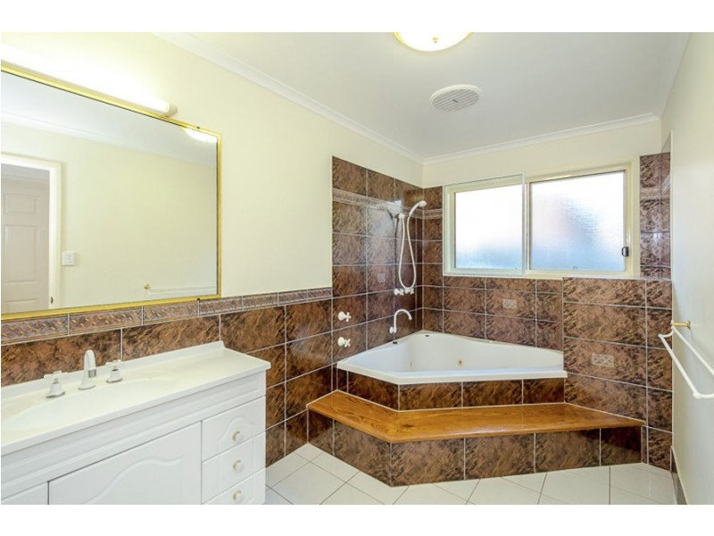 43 Geoffrey Thomas Drive, Tannum Sands QLD 4680