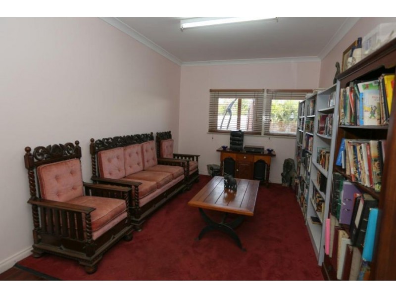 5 Ailsa Street, West Gladstone QLD 4680