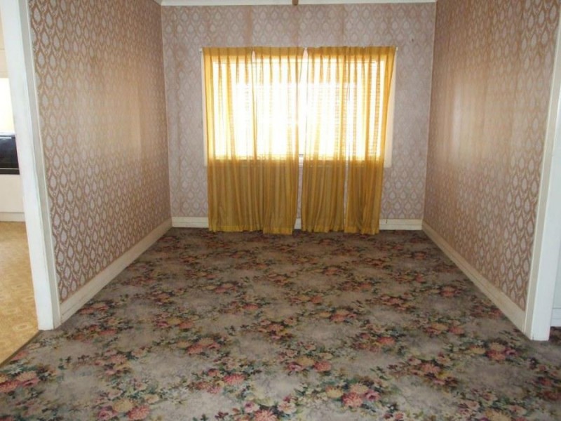 14 Little Bramston Street, Gladstone QLD 4680