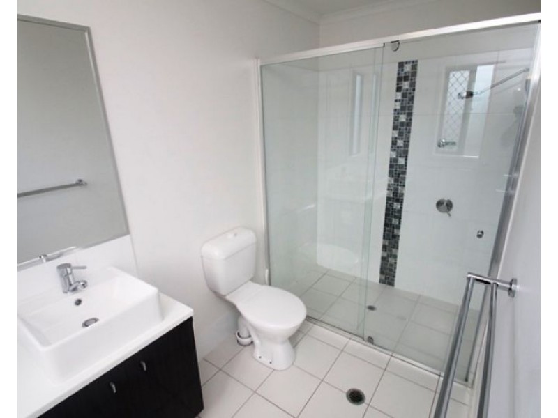 8/5 Glenlyon Street, Gladstone QLD 4680