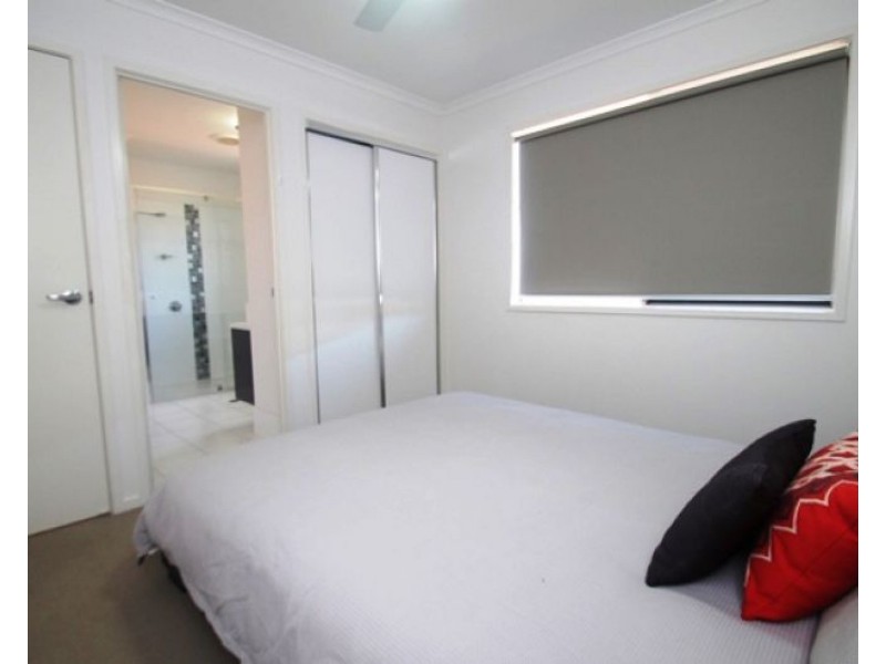 8/5 Glenlyon Street, Gladstone QLD 4680