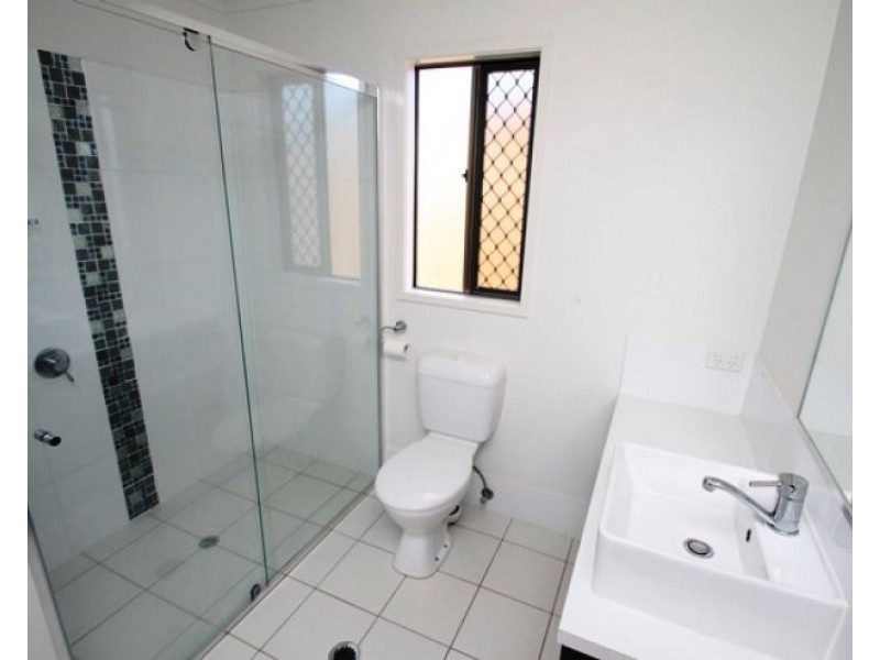 8/5 Glenlyon Street, Gladstone QLD 4680