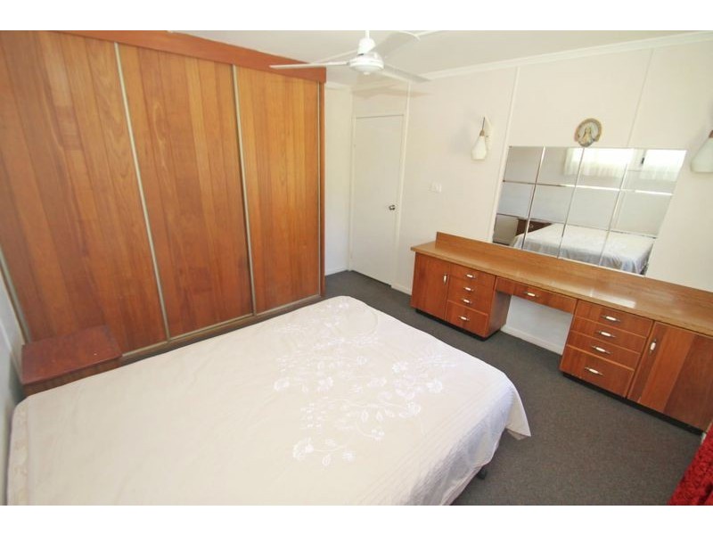 24 Bell Street, Barney Point QLD 4680